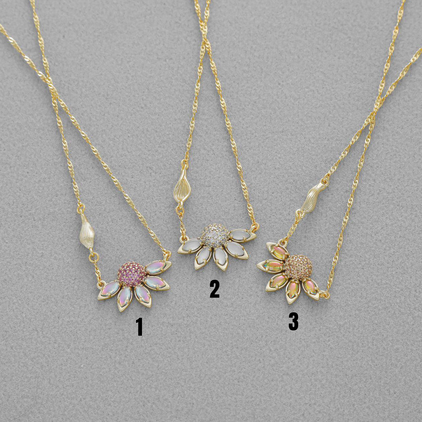 Kendra Scott Anya Flower Gold Short Pendant Necklace