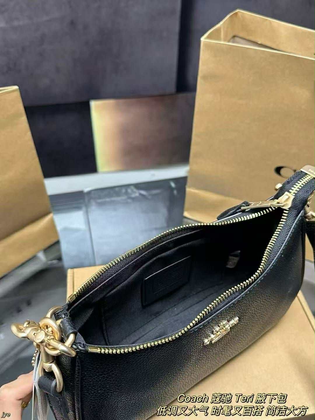 Coach Sholder Bag