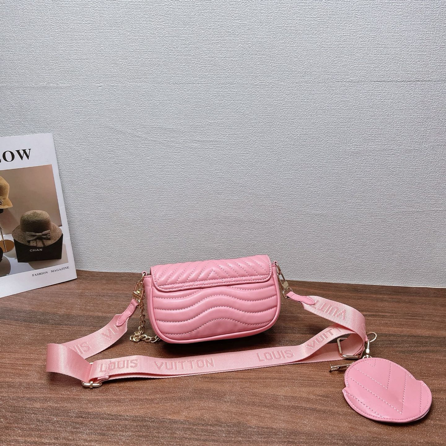 Lv Small Armpit Bag