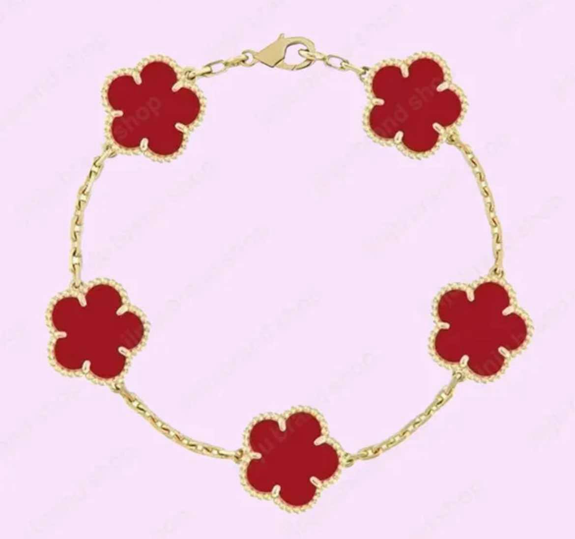VC Bracelet in gold or silver
