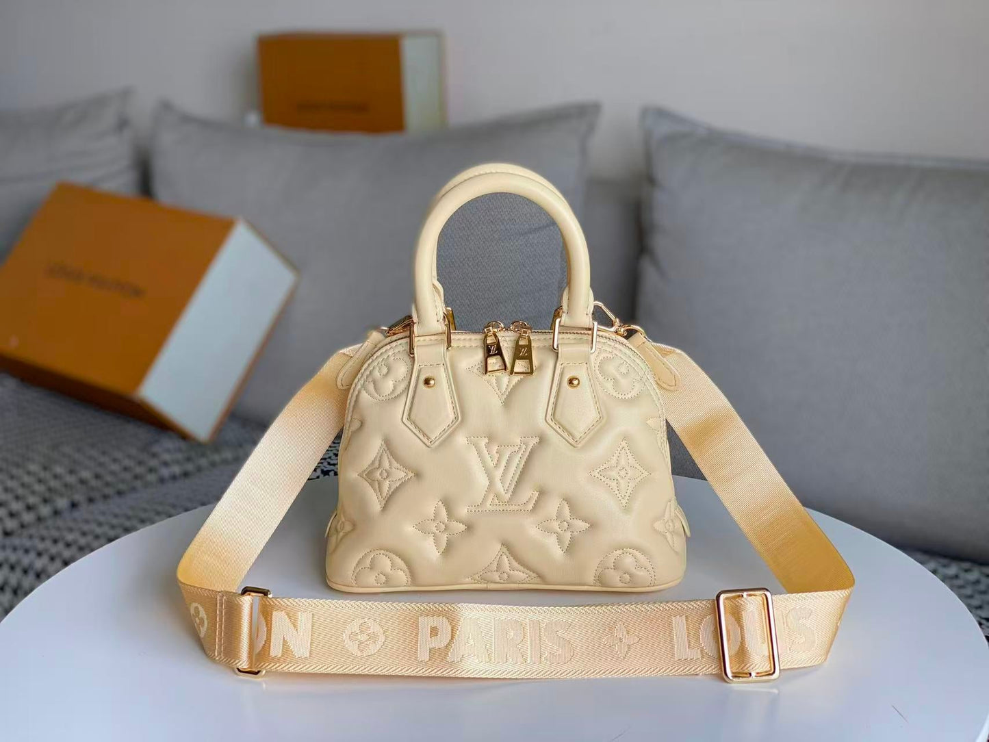 Lv Alma Bag Mirror Quality