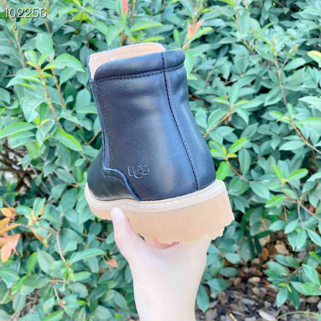 UGG Inspired Chelsea Boots