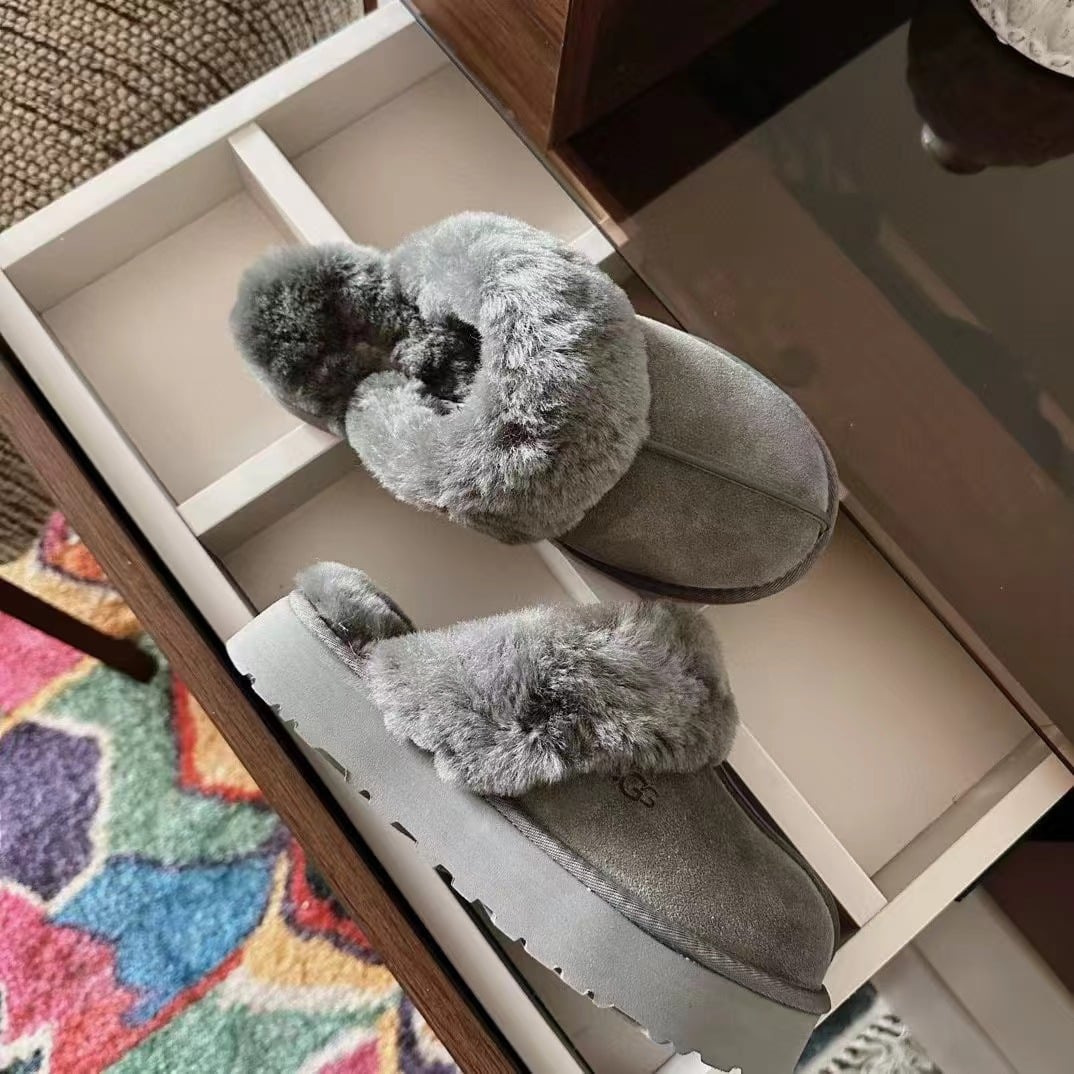 Ugg Fury Slippers