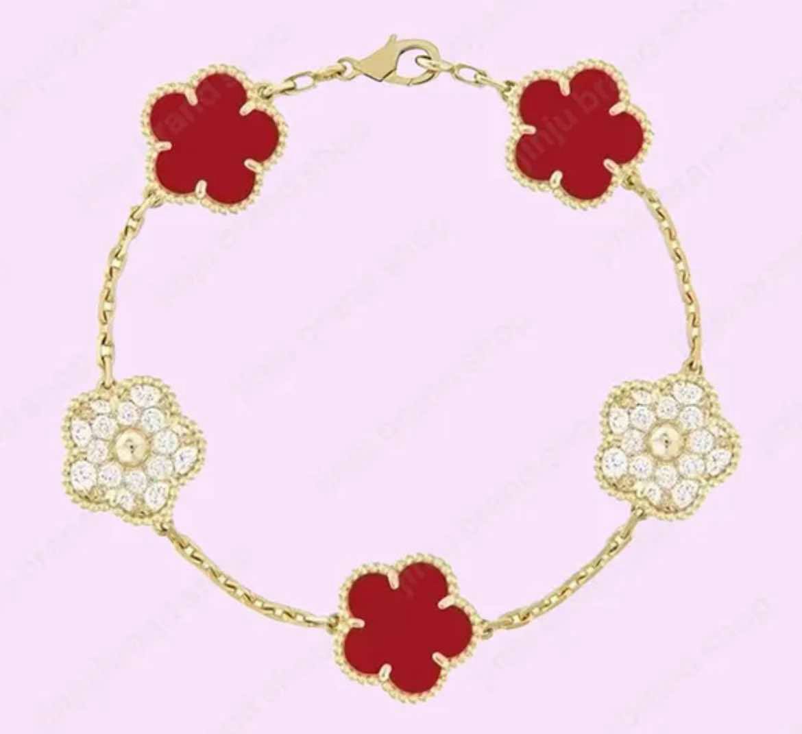 VC Bracelet in gold or silver