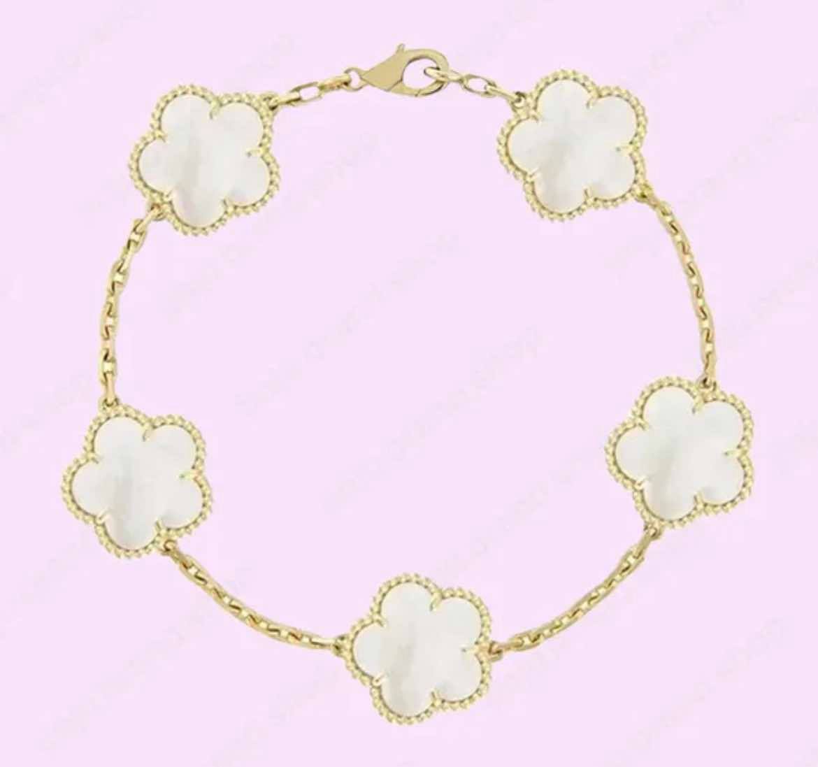 VC Bracelet in gold or silver