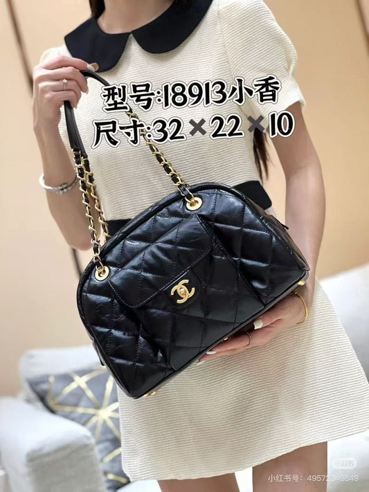 C Gold Chain Bag