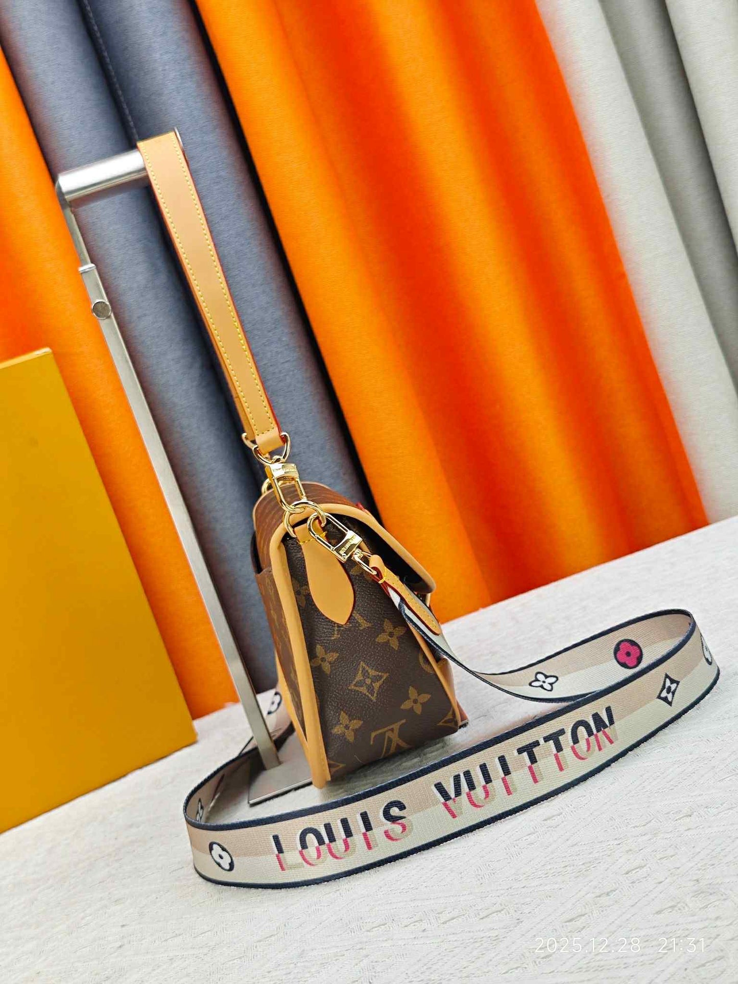 Top Quality Lv Crossbody Bag