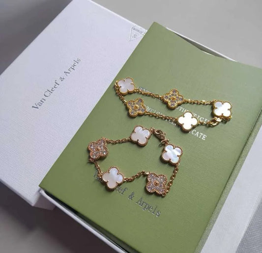 VC Bracelet in gold or silver