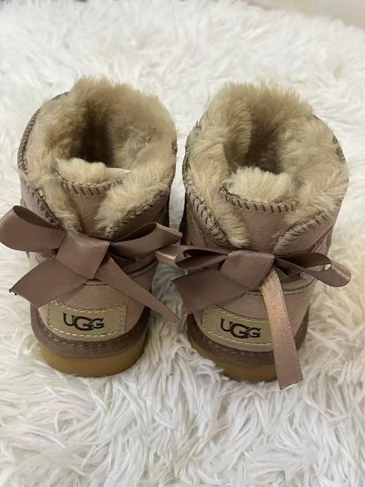 Ugg Boots With Bow one color