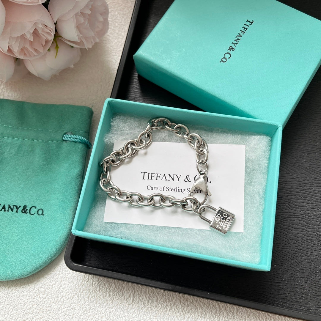 Tiff Bracelet & Box