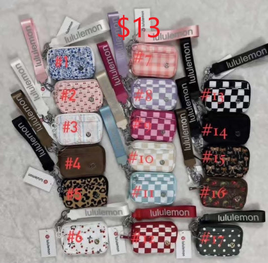 lulu window wristlet