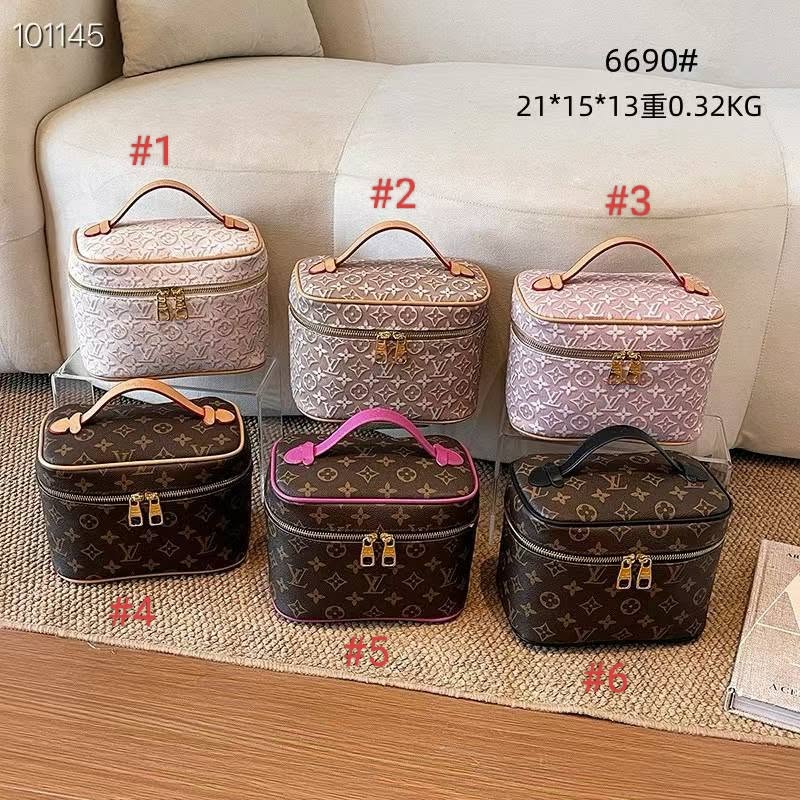 LV TRAVEL MAKE UP CASE