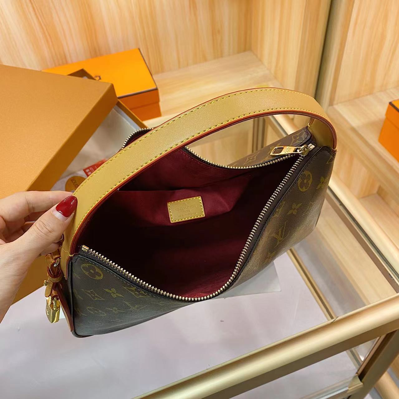 LV Shoulder Tote