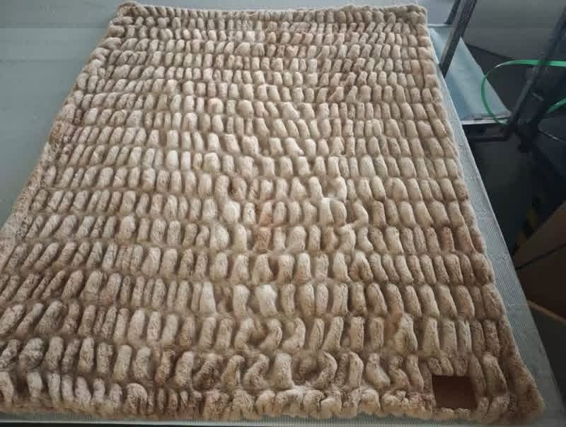HIGH-QUALITY LOLA ORIGINAL BLANKET Du-pe