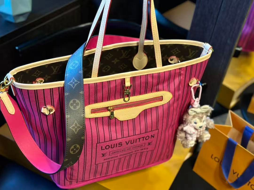 LV Neverfull Bandouliere Inside Out Bag