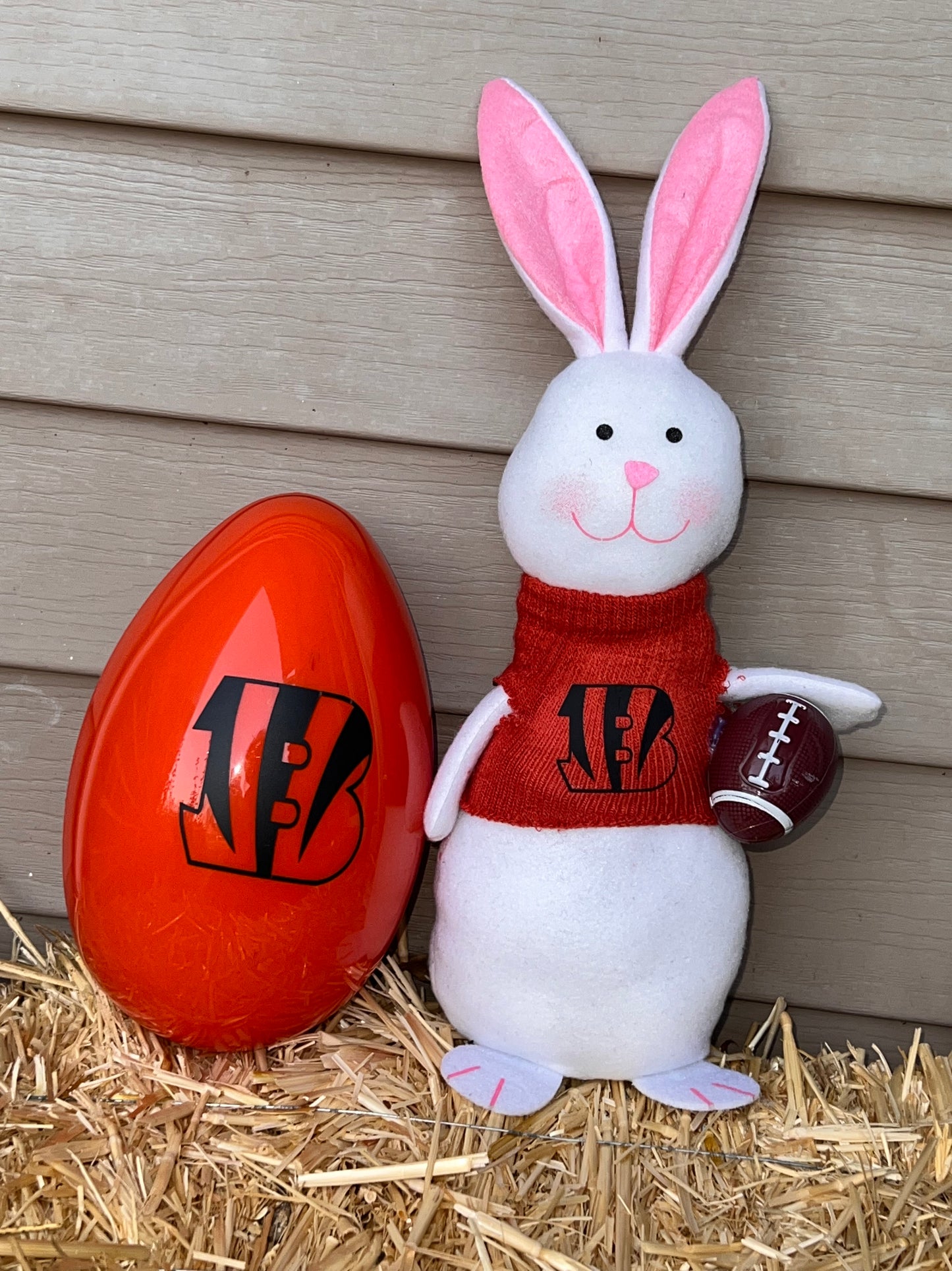 Chiefs 14 inch Easter Bunny & Jumbo Fillable Egg