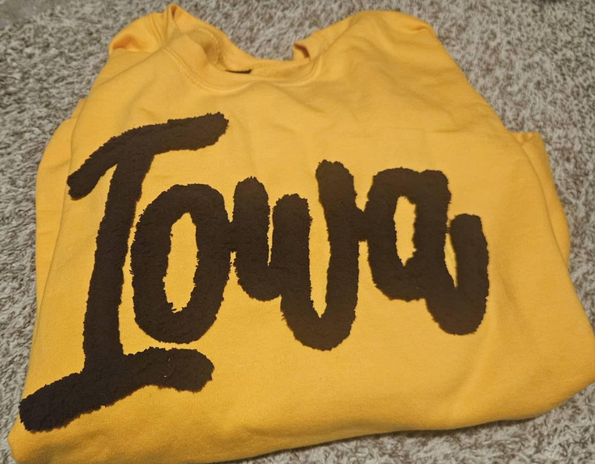 Custom Chunky Yarn Sweatshirt