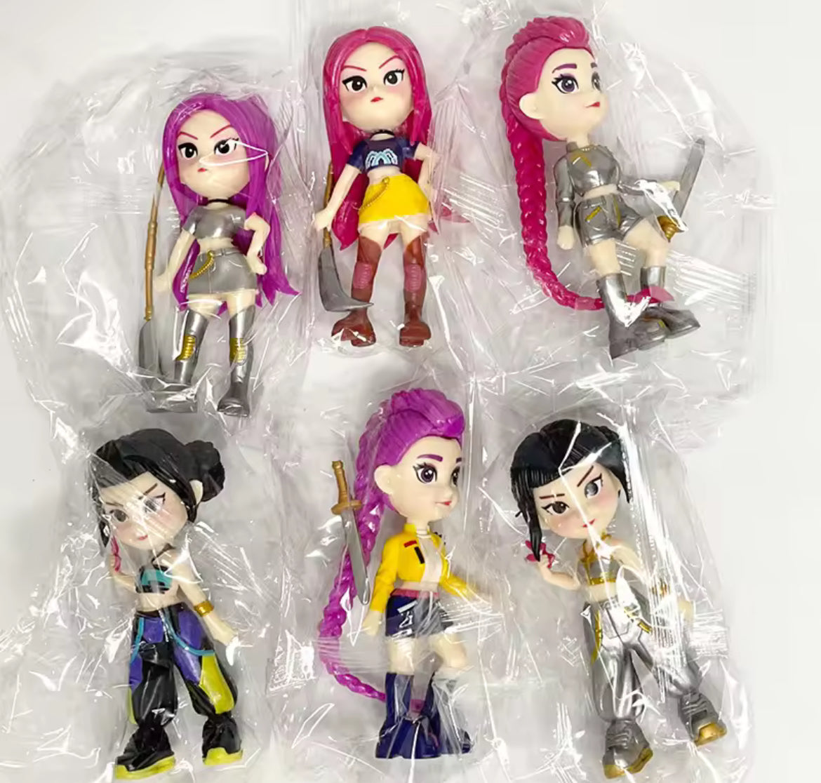 Kpop 4inch figure set