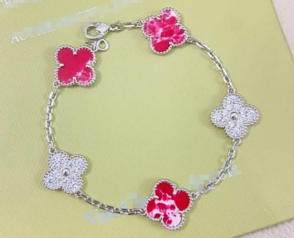 VC Bracelet in gold or silver