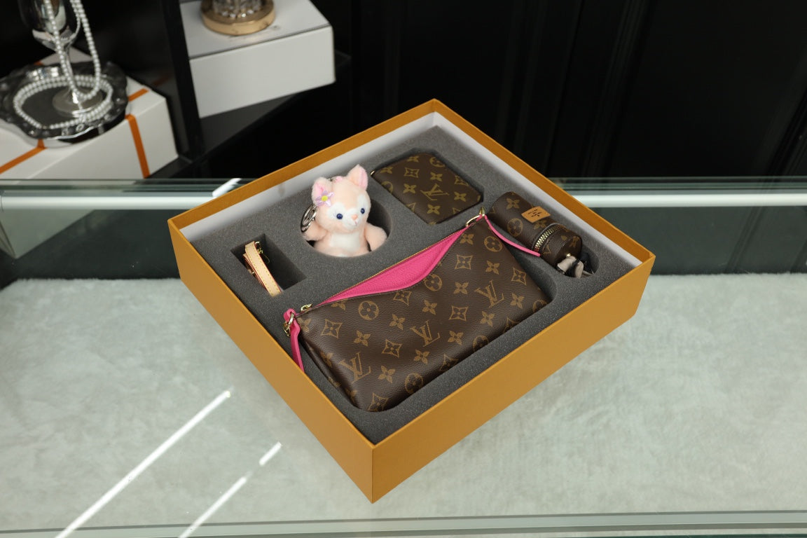 L Inspired 4 Piece Clutch Set